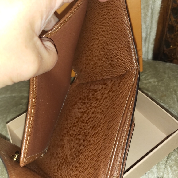 Authentic Louis Vuitton Monogram small compact wallet - Picture 7 of 7